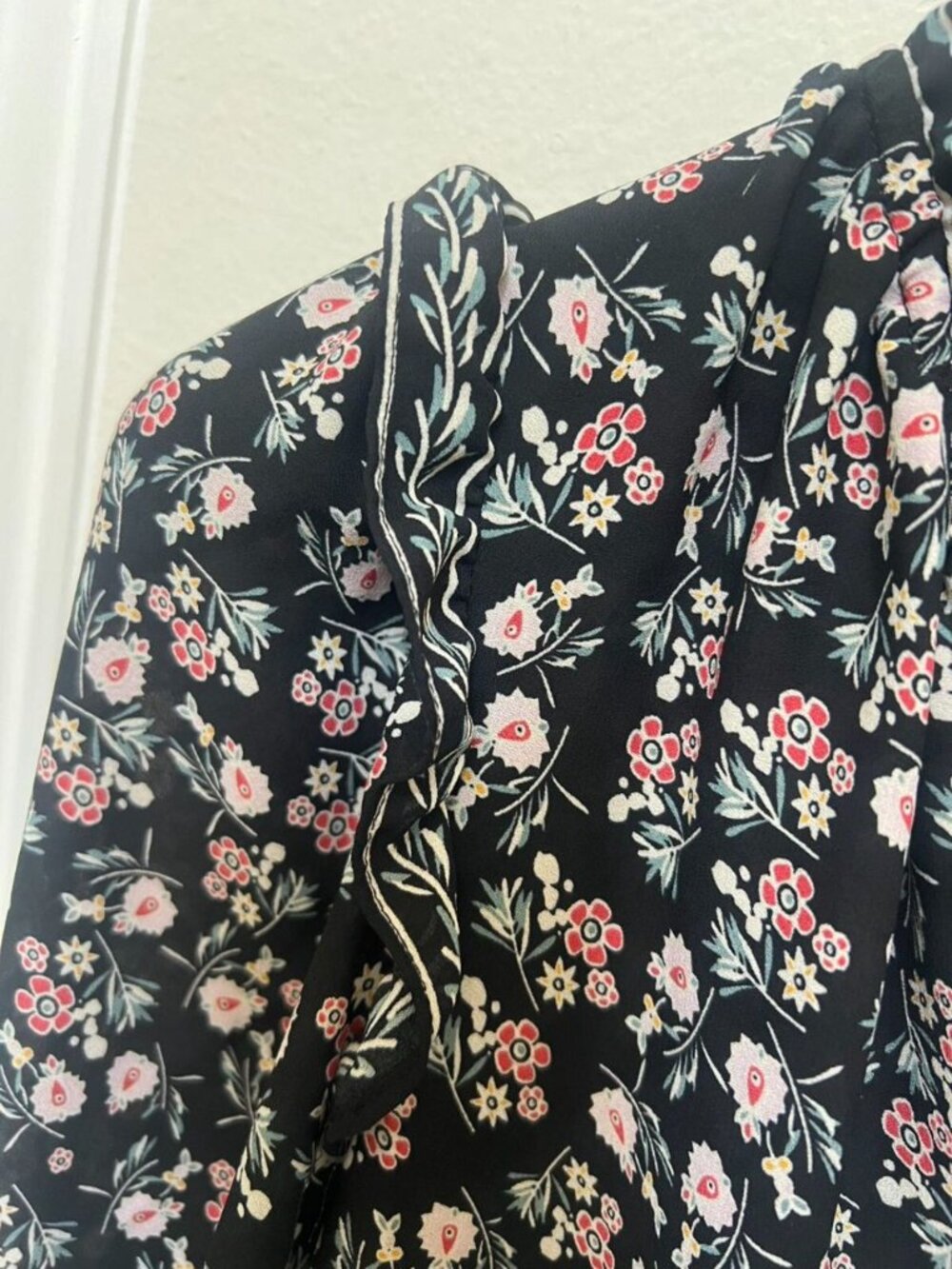 Max Studio Black V Neck Balloon Sleeve Floral Bohemian Casual Mini Dress - Picture 3 of 11